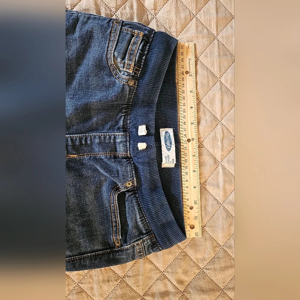 Boys size Large (10-12) denim shorts, Old Navy karate slim